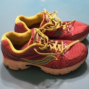 Saucony sneakers women’s  size 6